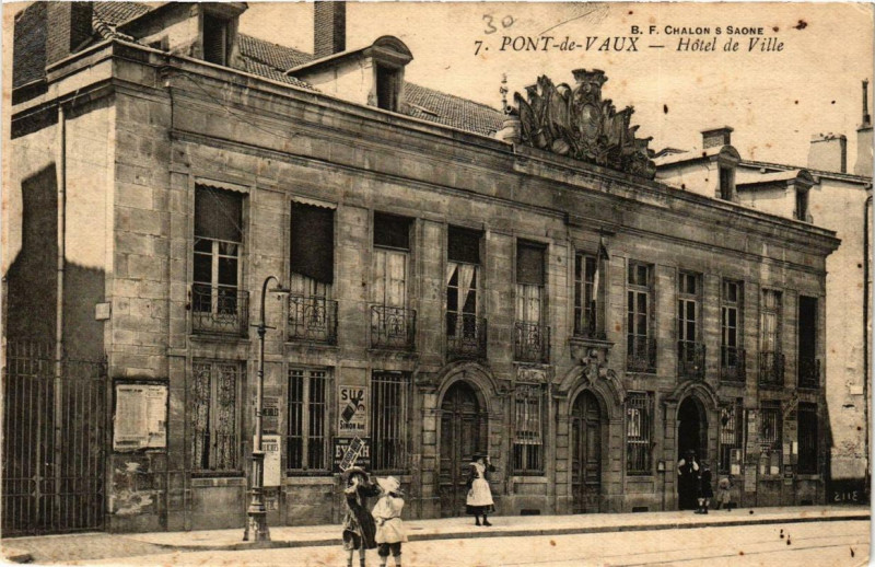 Carte postale ancienne Pont-de-Vaux Hotel de Ville à Pont-de-Vaux