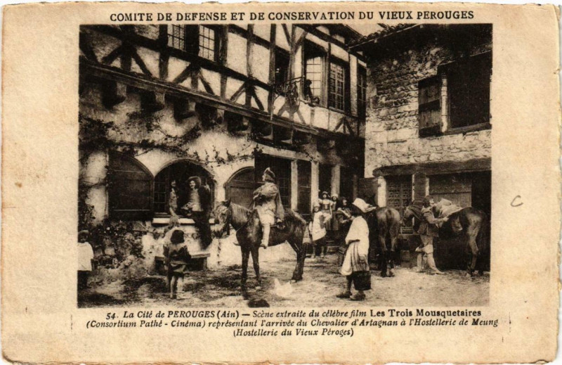 Carte postale ancienne Perouges Scene extraite du célébre film Les Trois Mousquetaires à Pérouges