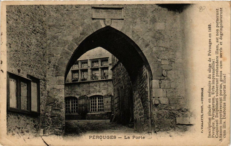 Carte postale ancienne Perouges La Porte à Pérouges