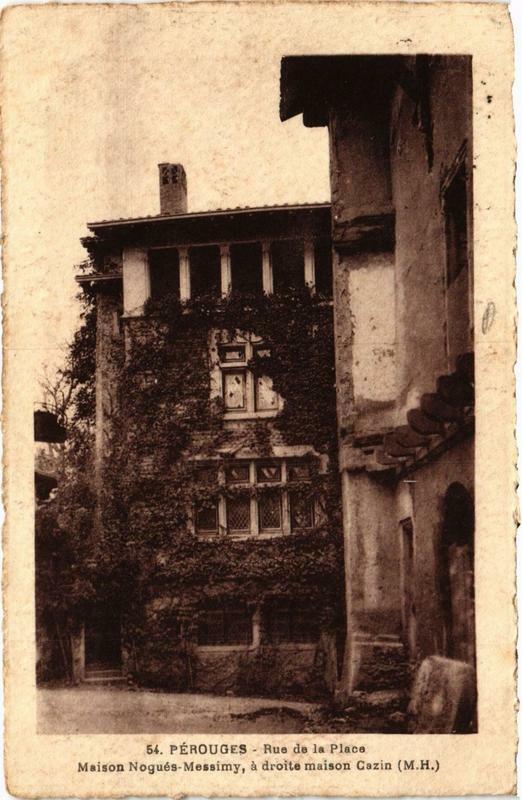 Carte postale ancienne Perouges Rue de la Place Maison Nogués-Messimy à Pérouges