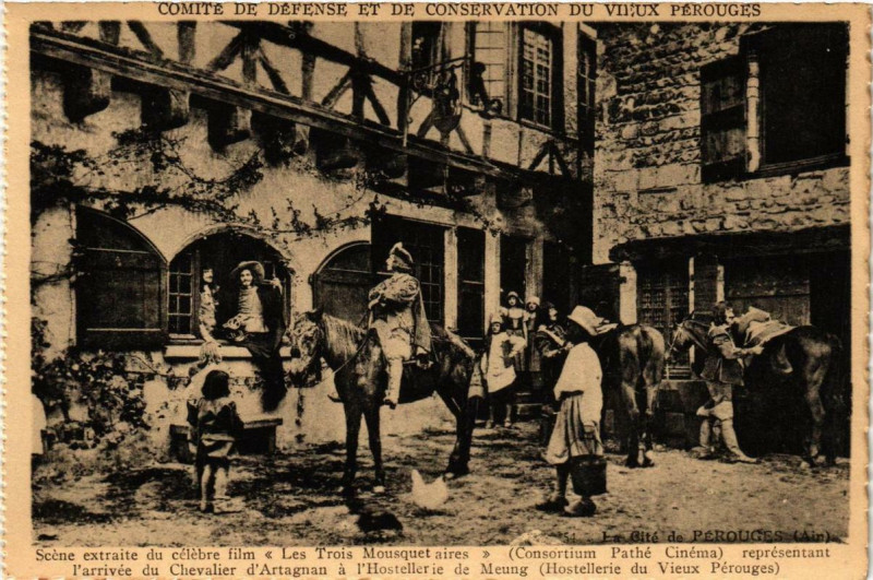 Carte postale ancienne Perouges Scene extraite du célébre film Les Trois Mousquet aires à Pérouges