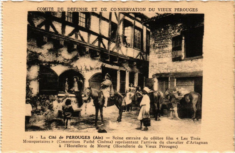 Carte postale ancienne Perouges Scene extraite du célébre film Les Trois Mousquet aires à Pérouges
