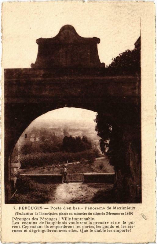 Carte postale ancienne Perouges Porte d'En-Bas Panorama de Meximieux à Pérouges