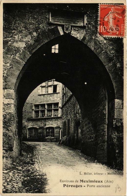 Carte postale ancienne Perouges Porte ancienne à Pérouges