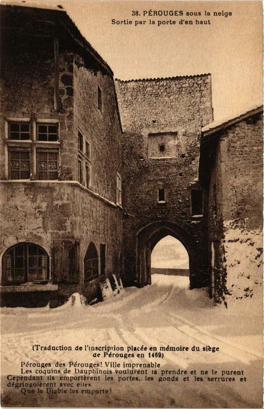 Carte postale ancienne Perouges sous la neige Sortie par la porte d'en haut à Pérouges