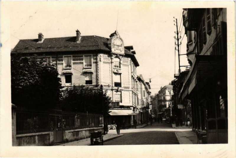 Carte postale ancienne Oyonnax Rue Anatole-FRANCe Vues de l'Ain à Oyonnax