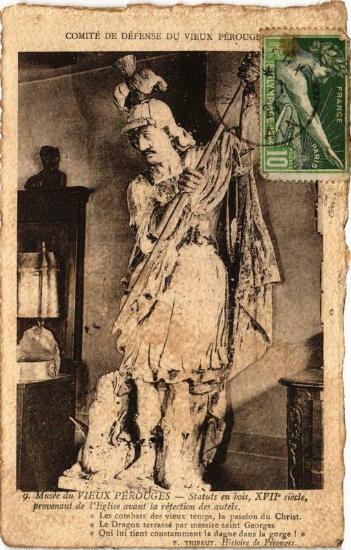 Carte postale ancienne Perouges Musée du Vieux-Perouges Statuts en bois XVIIe siecle à Pérouges