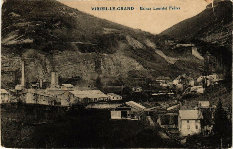 Carte postale ancienne Virieu-le-Grand Usines a Chaux Lourdel freres à Virieu-le-Grand