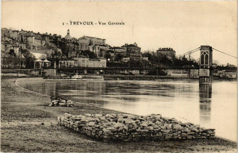 Carte postale ancienne Trevoux Vue générale à Trévoux