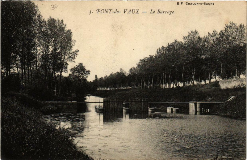 Carte postale ancienne Pont-de-Vaux Le Barrage à Pont-de-Vaux