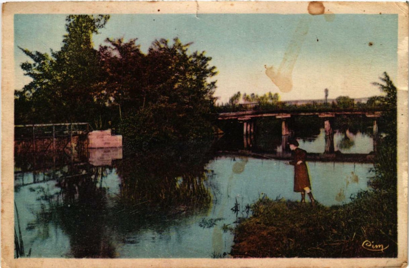 Carte postale ancienne Vonnas La Veyle Barrage de Verdemont à Vonnas