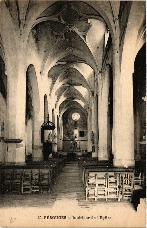 Carte postale ancienne Perouges Intérieur de l'Eglise à Pérouges