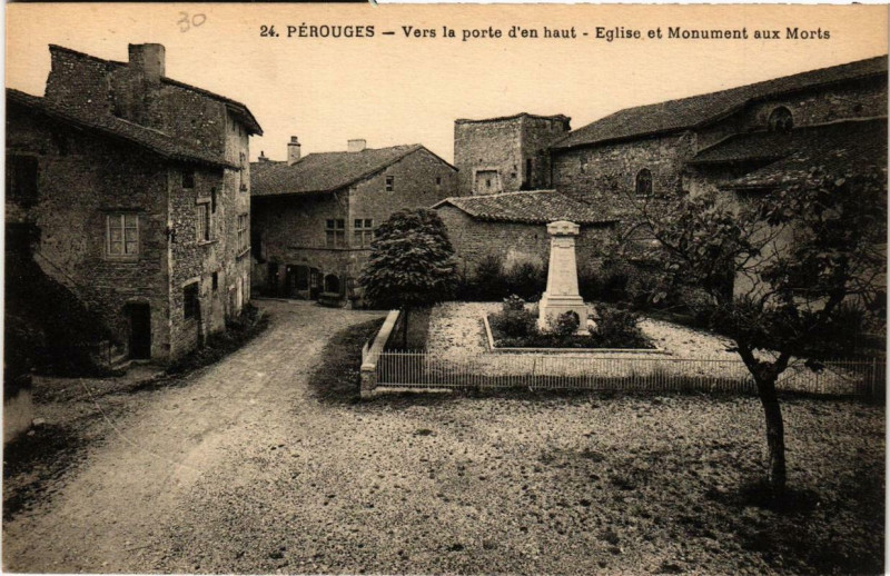 Carte postale ancienne Perouges Vers la porte d'en haut Eglise et Monument aux Morts à Pérouges