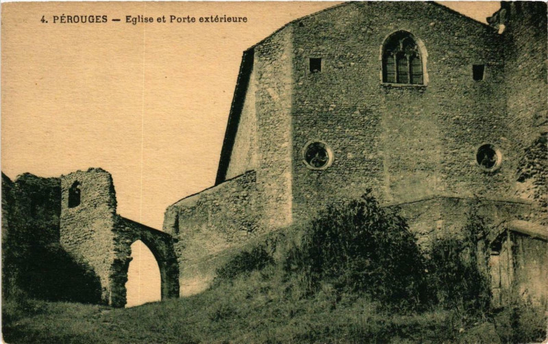 Carte postale ancienne Perouges Eglise et Porte extérieure à Pérouges