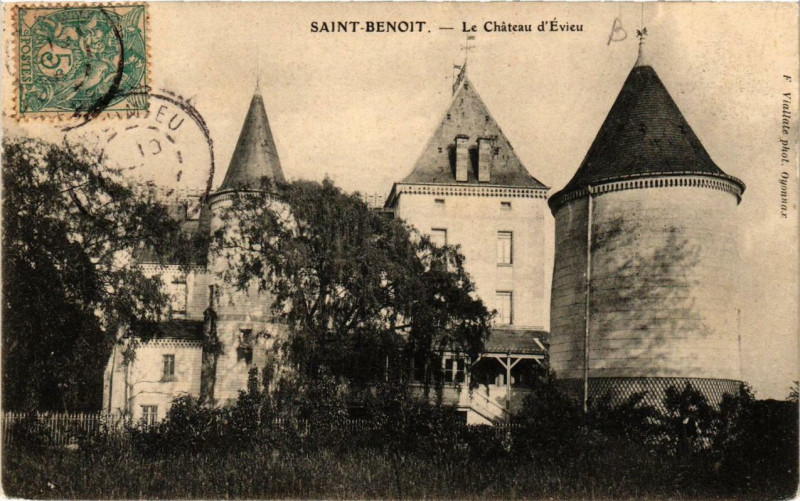 Carte postale ancienne Saint-Benoit Le Chateau d'Evieu