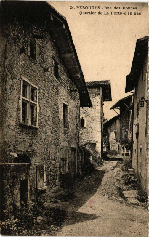 Carte postale ancienne Perouges - Rue des Rondes - Quartier de La Porte-d'en-Bas à Pérouges