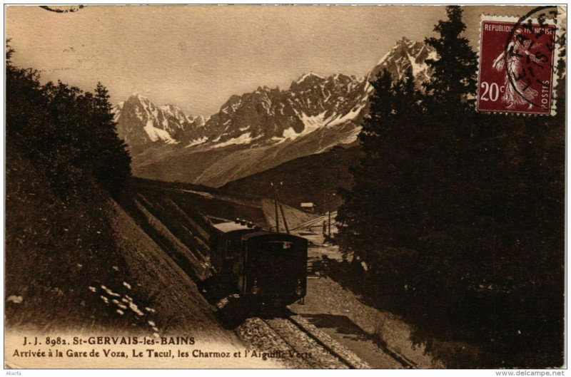 Carte postale ancienne Saint-Gervais les Bains Arrivée a la Gare de Voza