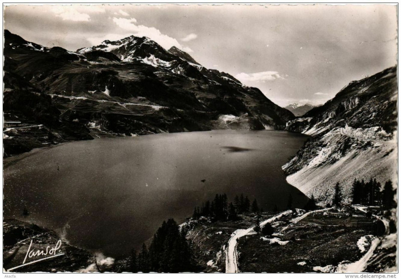 Carte postale ancienne Tignes Vue generale du lac et du barrage à Tignes