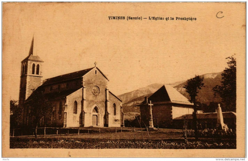 Carte postale ancienne Vimines L'Eglise et le Presbytére à Vimines