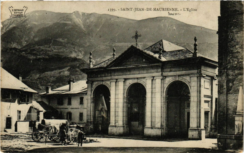 Carte postale ancienne Saint-Jean-de-Maurienne - Eglise à Saint-Jean-de-Maurienne