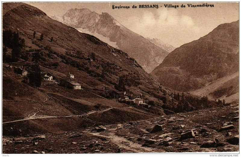 Carte postale ancienne Env. de Bessans Village de Vincendieres à Bessans