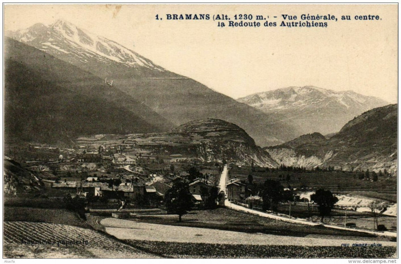 Carte postale ancienne Bramans Vue Generale au centre la Redoute