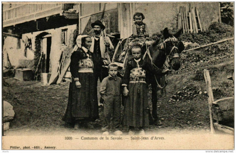 Carte postale ancienne Costumes de la Savoie Saint-Jean d'Arves à Saint-Jean-d'Arves