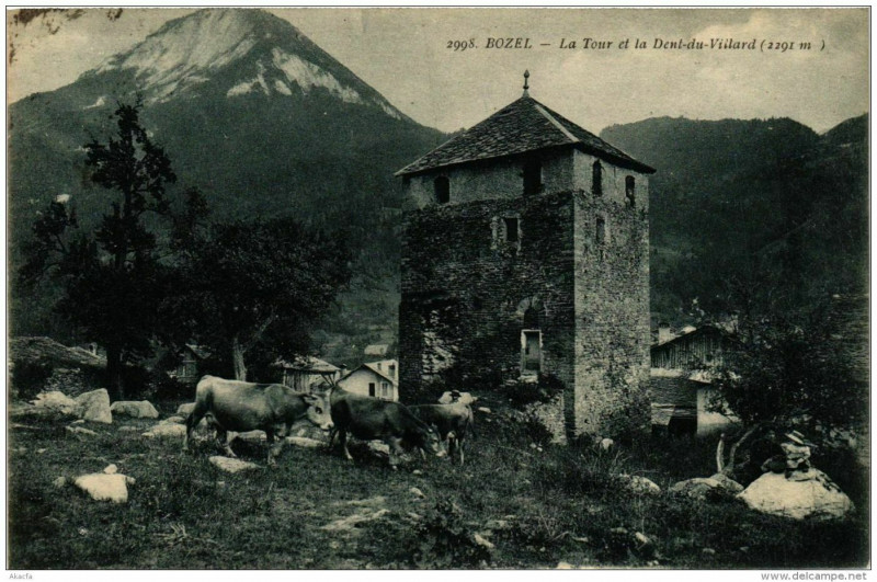 Carte postale ancienne Bozel La Tour et la Dent-du-Villard à Bozel