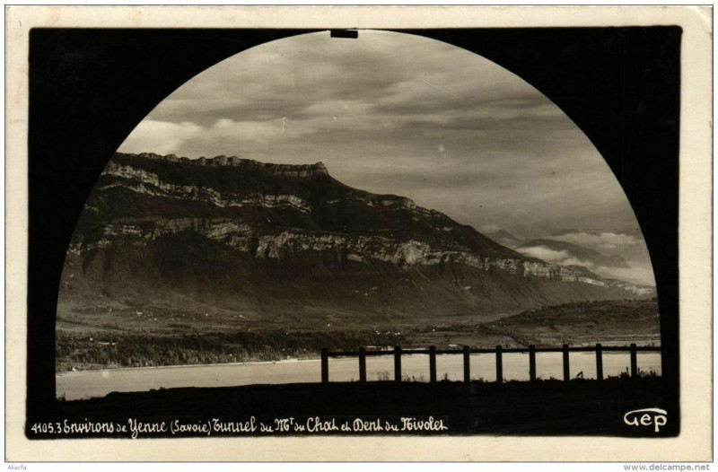 Carte postale ancienne Env. de Yenne à Yenne