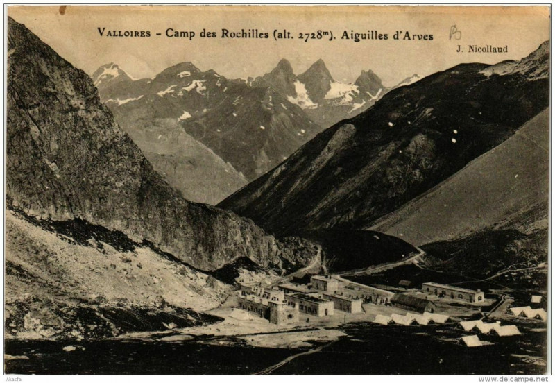 Carte postale ancienne VALLOIREs Camp des Rochilles Aiguilles d'Arves à Valloire