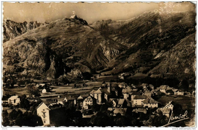 Carte postale ancienne Valloire Vue generale et Rocher Saint-Pierre à Valloire