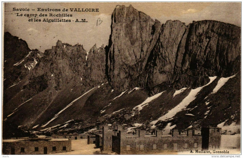 Carte postale ancienne Env. de Valloire Le Camp des Rochilles et les Aiguillettes à Valloire