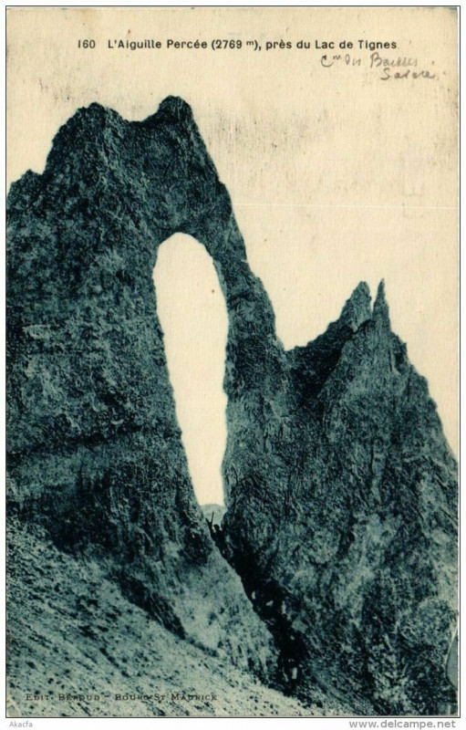 Carte postale ancienne L'Aiguille Percée pres du Lac de Tignes à Tignes