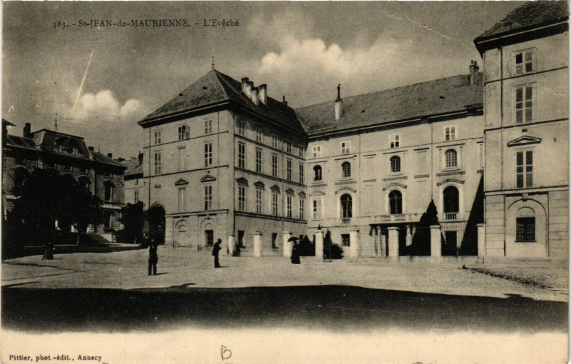 Carte postale ancienne Saint-Jean-de-Maurienne - Eveche à Saint-Jean-de-Maurienne