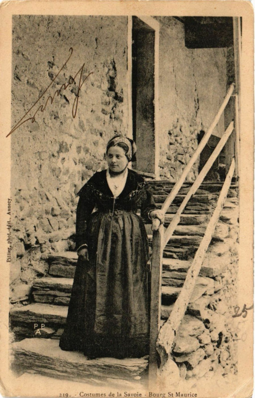 Carte postale ancienne Bourg-Saint-Maurice - Costumes de la Savoie à Bourg-Saint-Maurice