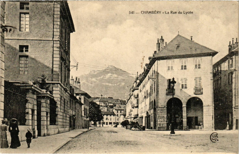 Carte postale ancienne Chambery - La Rue du Lycée à Chambéry