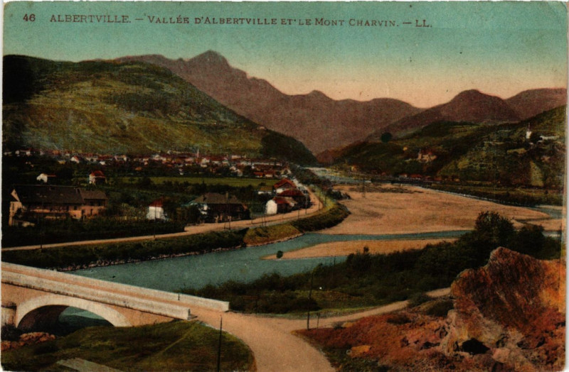 Carte postale ancienne Albertville - Vallée d'Albertville et le Mont Charvin à Albertville