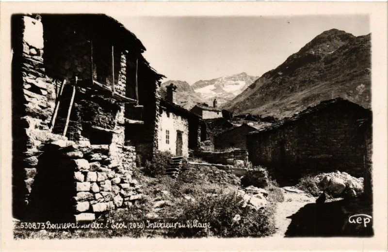 Carte postale ancienne Bonneval-sur-Arc - Intérieur du Village à Bonneval-sur-Arc