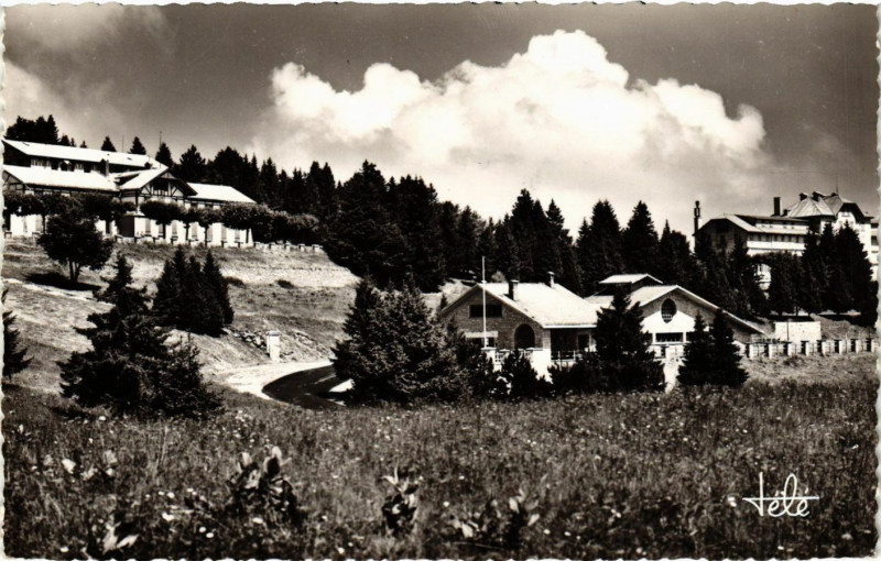 Carte postale ancienne Aix-les-Bains - Plateau du Revard Les Hotels et la Crémaillére à Aix-les-Bains