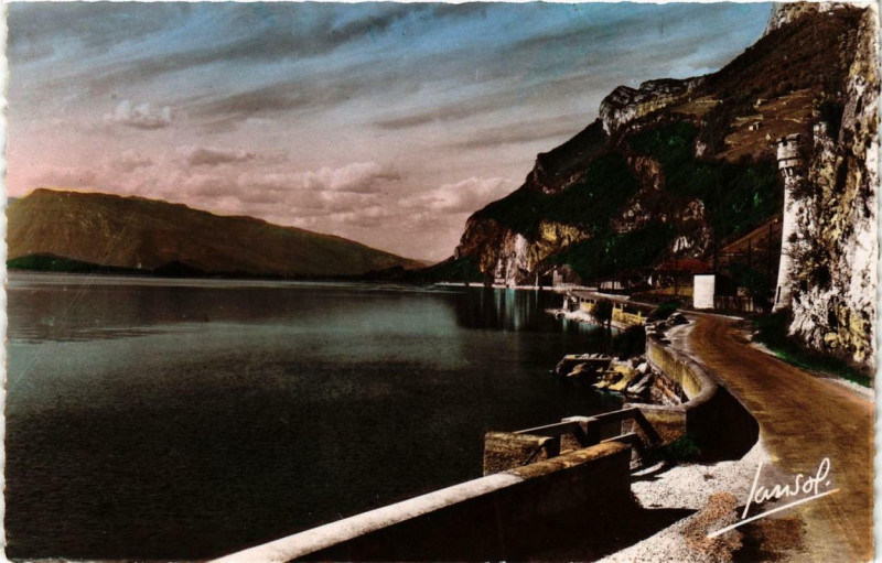 Carte postale ancienne Env. d'Aix-les-Bains La Corniche et le Lac du Bourget à Aix-les-Bains