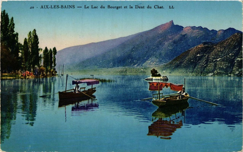 Carte postale ancienne Aix-les-Bains Le Lac du Bourget et la Dent du Chat à Aix-les-Bains