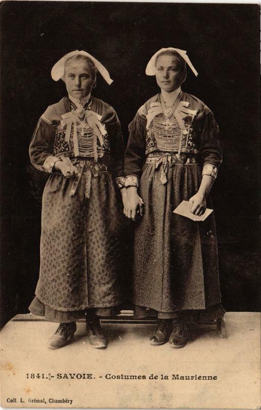 Carte postale ancienne Savoie Costumes de la Maurienne
