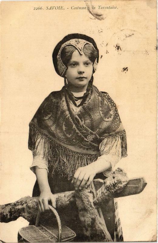 Carte postale ancienne Savoie Costume a la Tarentaise