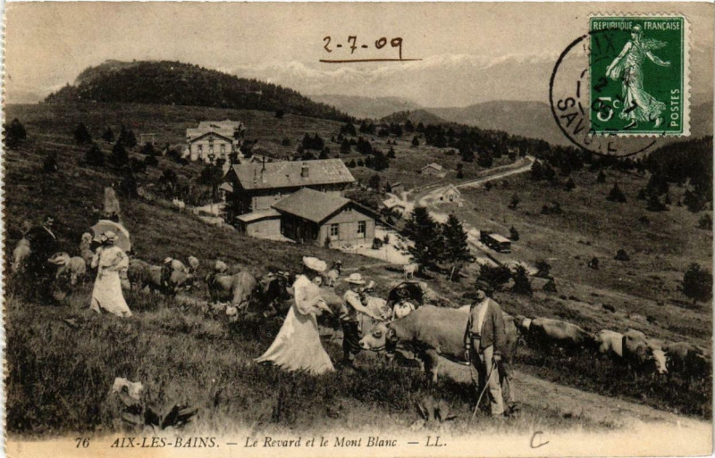 Carte postale ancienne Aix-les-Bains Le Revard et le Mont-Blanc à Aix-les-Bains