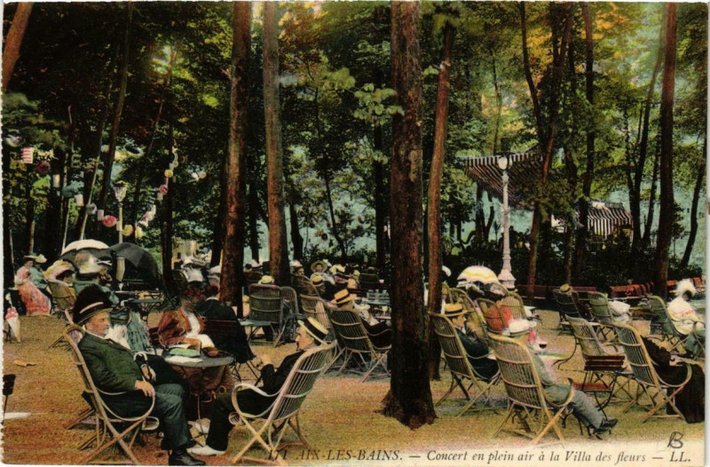 Carte postale ancienne Aix-les-Bains Concert en plein air a la Villa des fleurs à Aix-les-Bains