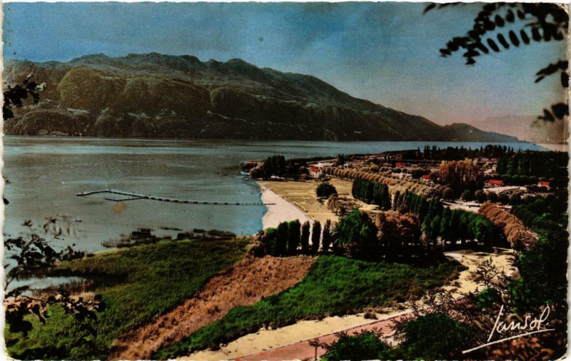 Carte postale ancienne Aix-les-Bains Vue générale de la Plage à Aix-les-Bains