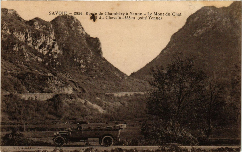 Carte postale ancienne Route de Chambery a Yenne - Le Mont du Chat - Col du . à Chambéry