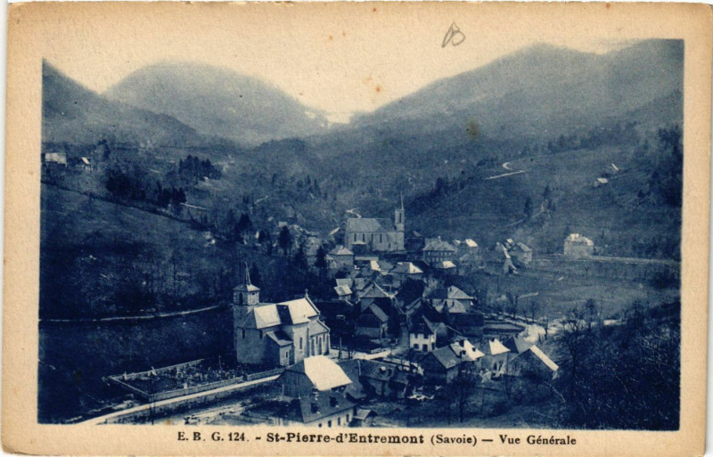 Carte postale ancienne Saint-Pierre-d'Entremont - Vue générale à Saint-Pierre-d'Entremont