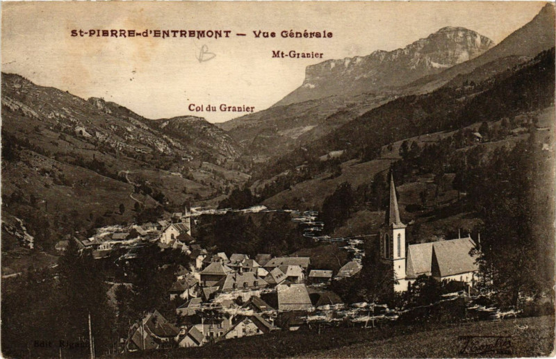 Carte postale ancienne Saint-Pierre-d'Entremont - Vue générale à Saint-Pierre-d'Entremont