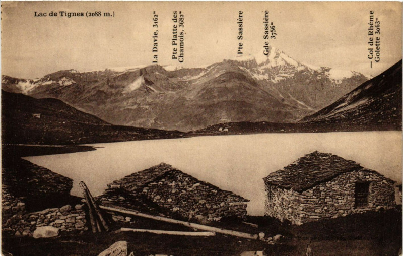 Carte postale ancienne Lac de Tignes (2088 m) à Tignes